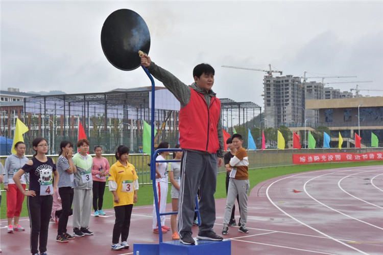 遵義醫(yī)學(xué)院69周年校慶田徑運動會
